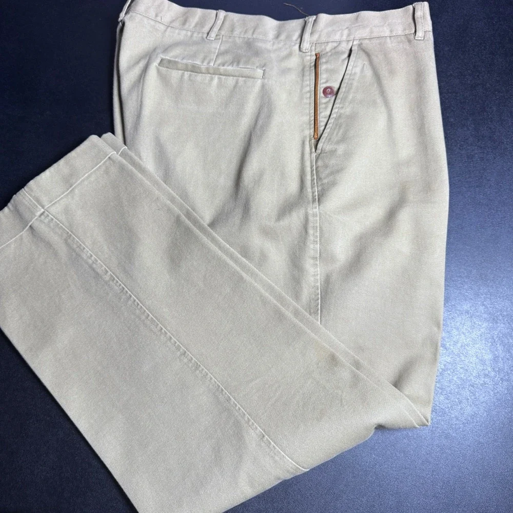 Orvis Chino Pants Mens 42x31 Khaki Solid Flat Front Cuffed Cotton Twill Outdoor